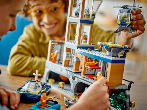 Police Prison Island - Image 12