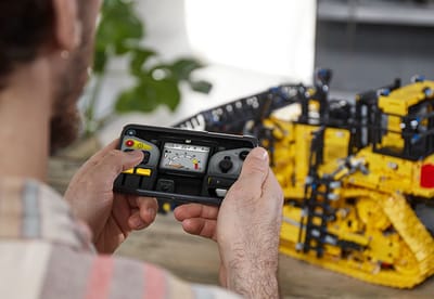 Cat® D11 ブルドーザー 42131 | テクニック |レゴ®ストア公式 