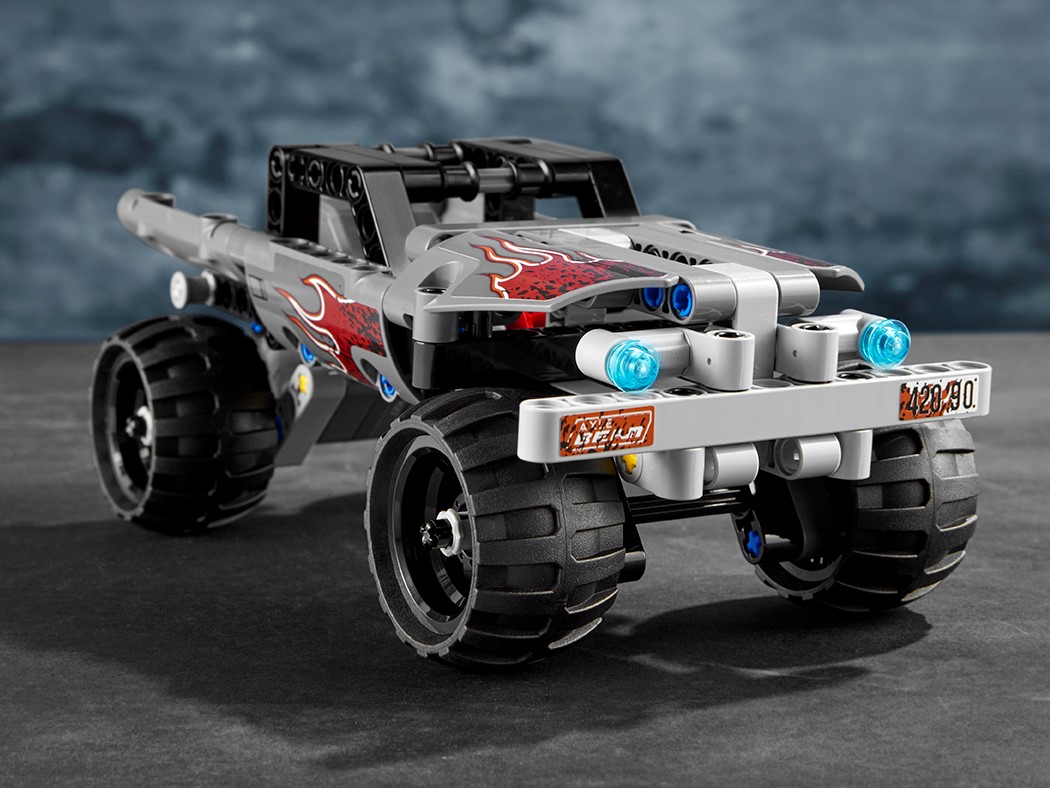 Getaway Truck 42090 | Technic™ | Buy online at the Official LEGO