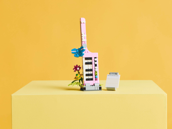 Typewriter with Flowers - Image 11