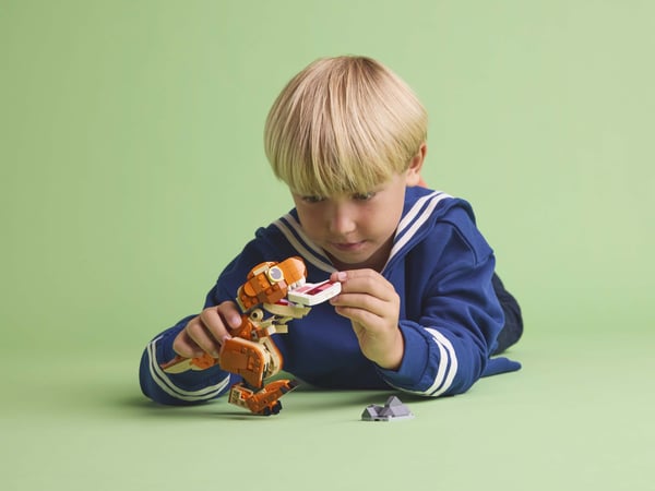 LEGO 76967 Petite Mangeuse : la femelle T. rex — visuel 6 sur 8