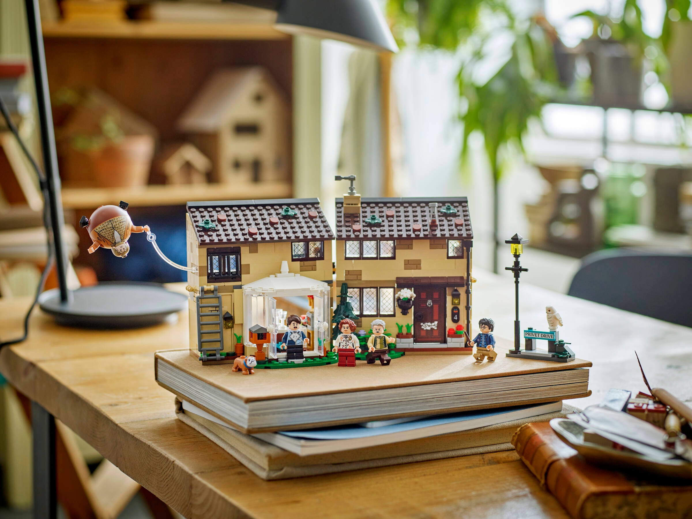 Privet Drive: Aunt Marge's Visit 76451 | Harry Potter™ | Buy