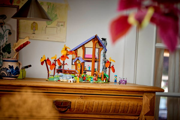 Cozy Fall Forest Cabin - Image 16