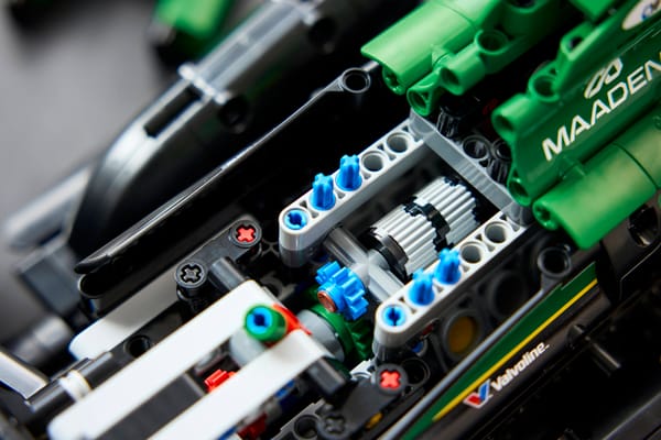 Aston Martin Aramco AMR25 F1® Car - Image 12