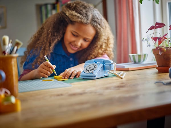 Retro Telephone - Image 10