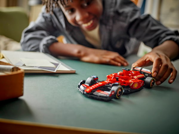 LEGO 77242 Voiture F1® Ferrari SF-24 — visuel 8 sur 8