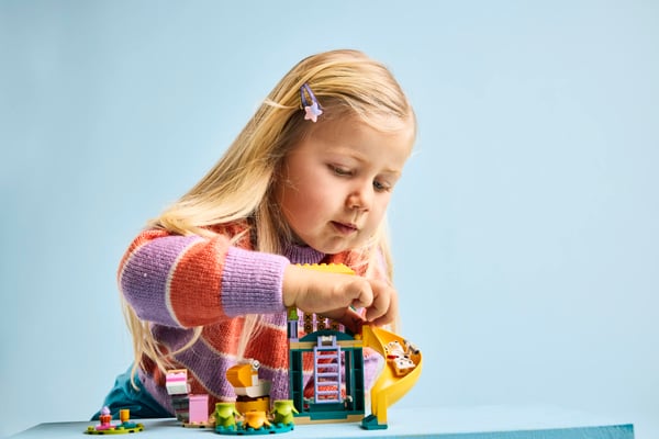 LEGO 11201 Bluey et Chloe à l’aire de jeux — visuel 8 sur 8