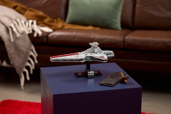 LEGO 75441 Le croiseur d’assaut de classe Venator — visuel 8 sur 8