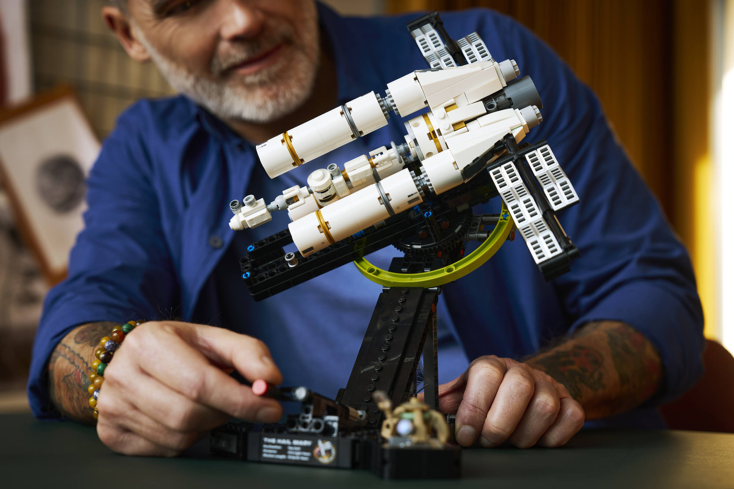 Project Hail Mary 11389 | LEGO® Icons | Buy online at the Official