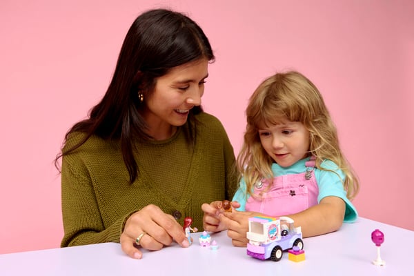LEGO 42675 La voiture licorne — visuel 7 sur 8