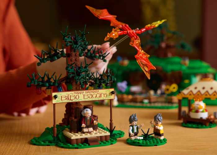 Sean Astin takes a tour around the new LEGO® Icons The Lord of the