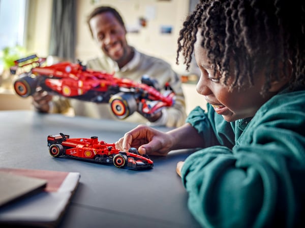 LEGO 77242 Voiture F1® Ferrari SF-24 — visuel 7 sur 8