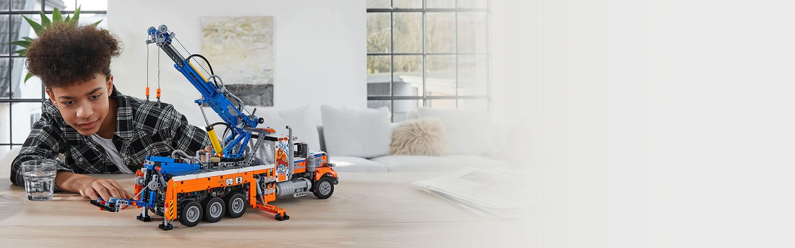 Heavy-duty Tow Truck 42128 Technic™ Buy online at the Official
