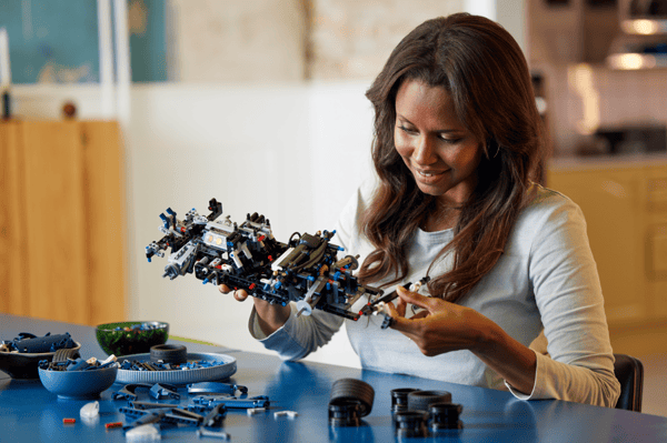 LEGO 42154 Ford GT 2022 — visuel 8 sur 8