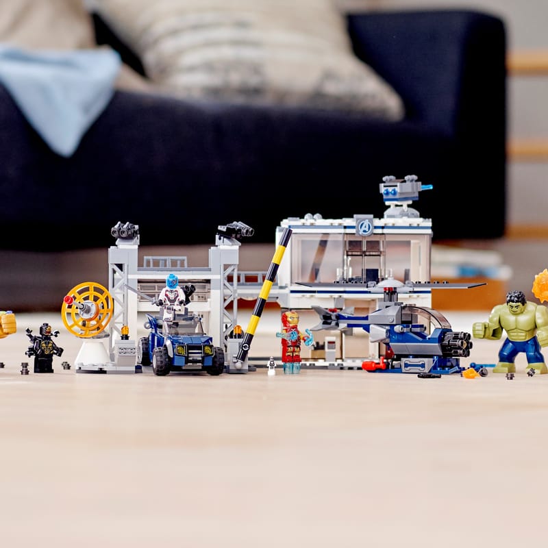 Avengers Compound Battle - Main Image