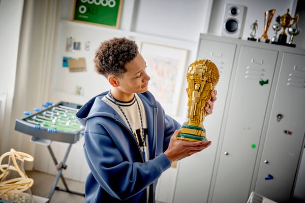 FIFA World Cup™ Official Trophy - Image 7