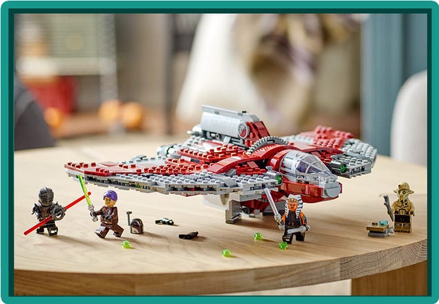 LEGO 75362 Star Wars Ahsoka Tano's T-6 Jedi Shuttle Byggset med Rymdskepp,  Samlarobjekt med 4 Minifigurer Inklusive Wren och Marrok, Byggleksak med  Ljussablar, Presentidé, från 9 år : : Leksaker