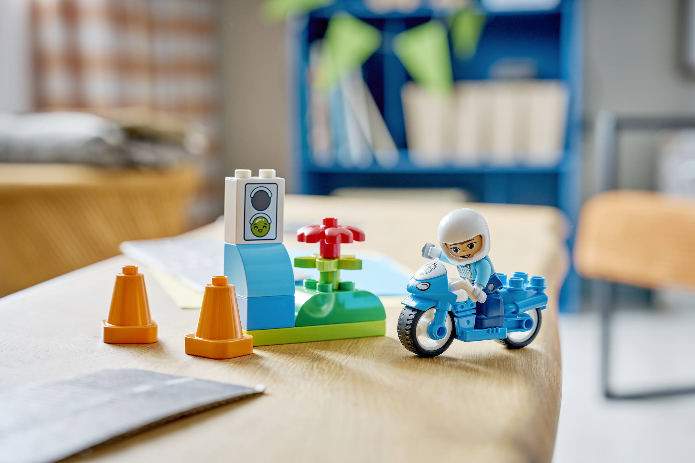 Blue Police Motorcycle 10471 | DUPLO® | Buy online at the Official