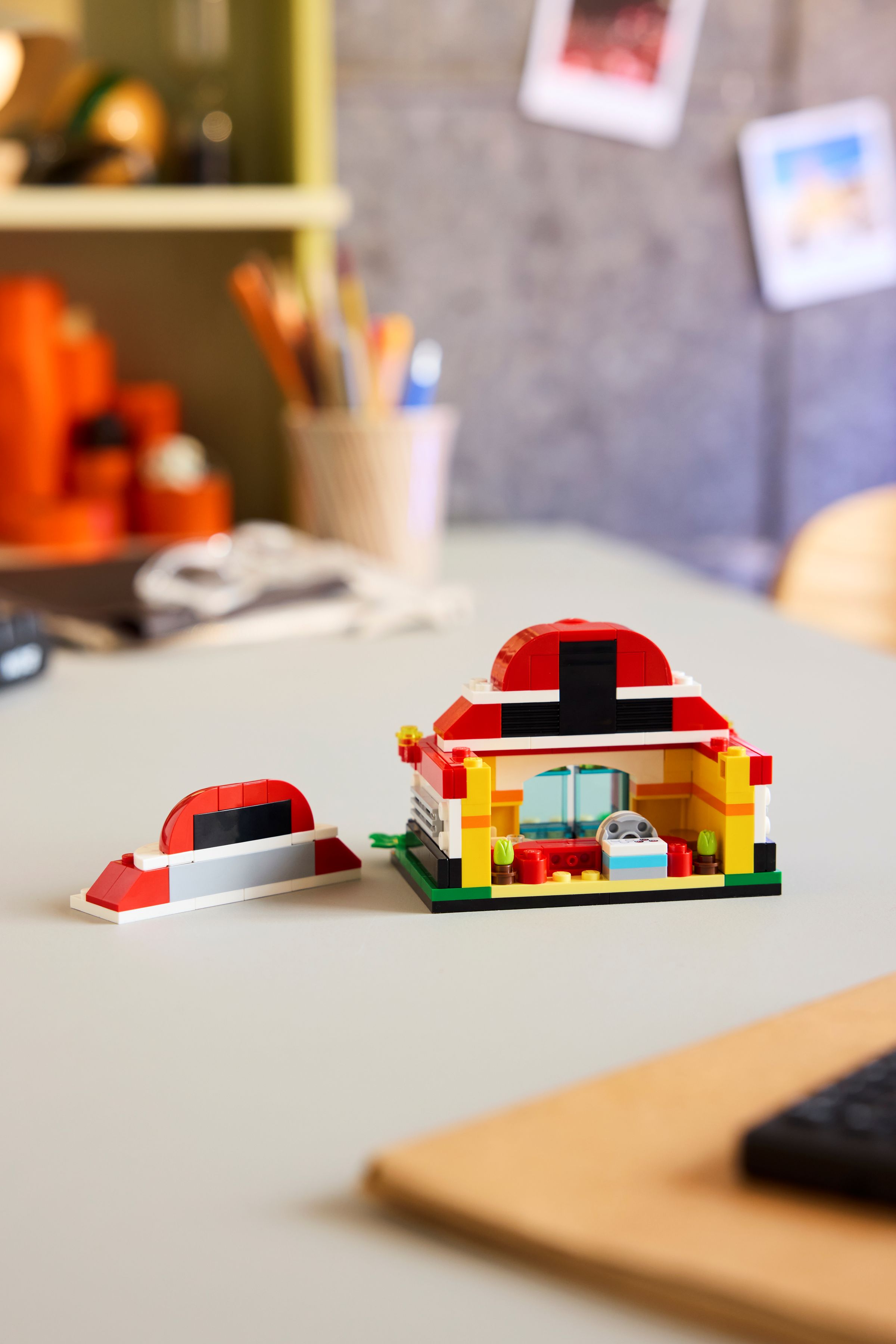 Mini Pokémon Center 40911 | Pokémon | Buy online at the Official