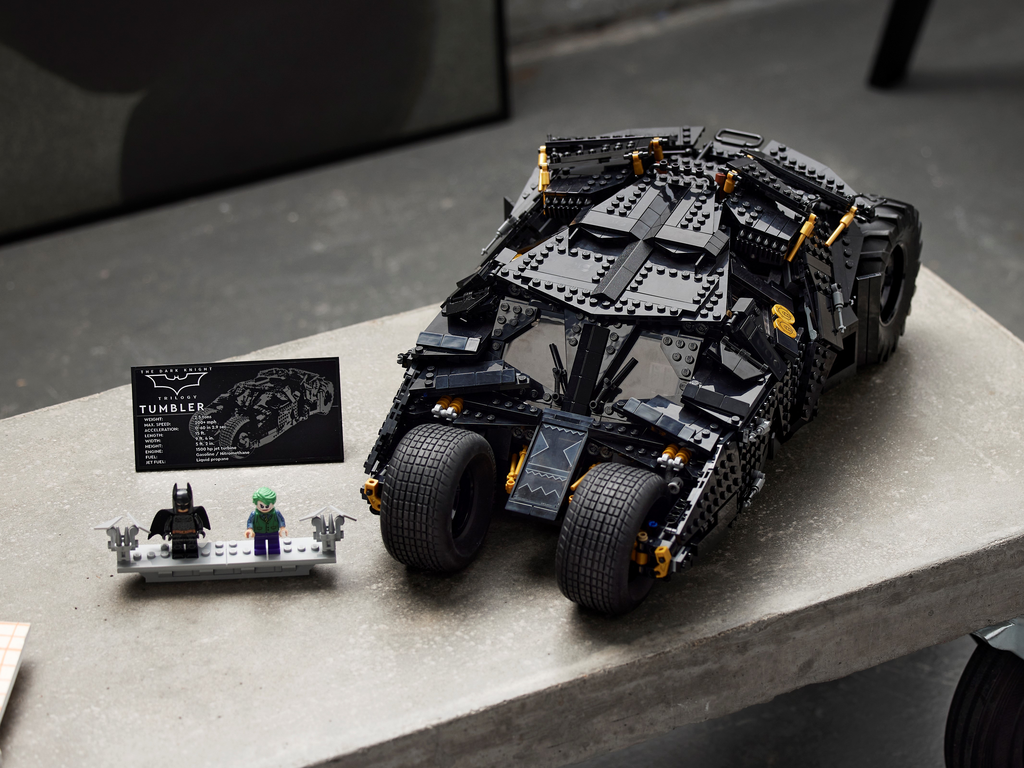76240 LEGO DC Batman Batmobile Tumbler The Dark Night 2049 Pieces Age 18+ 