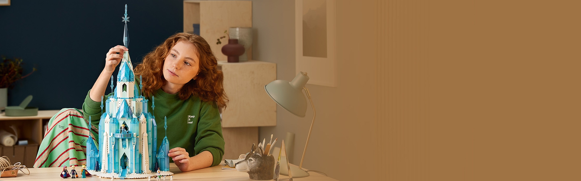 The Ice Castle 43197 Disney™ Buy online at the Official LEGO - Main Image