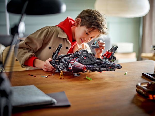 LEGO 75389 Le Faucon Noir — visuel 7 sur 8