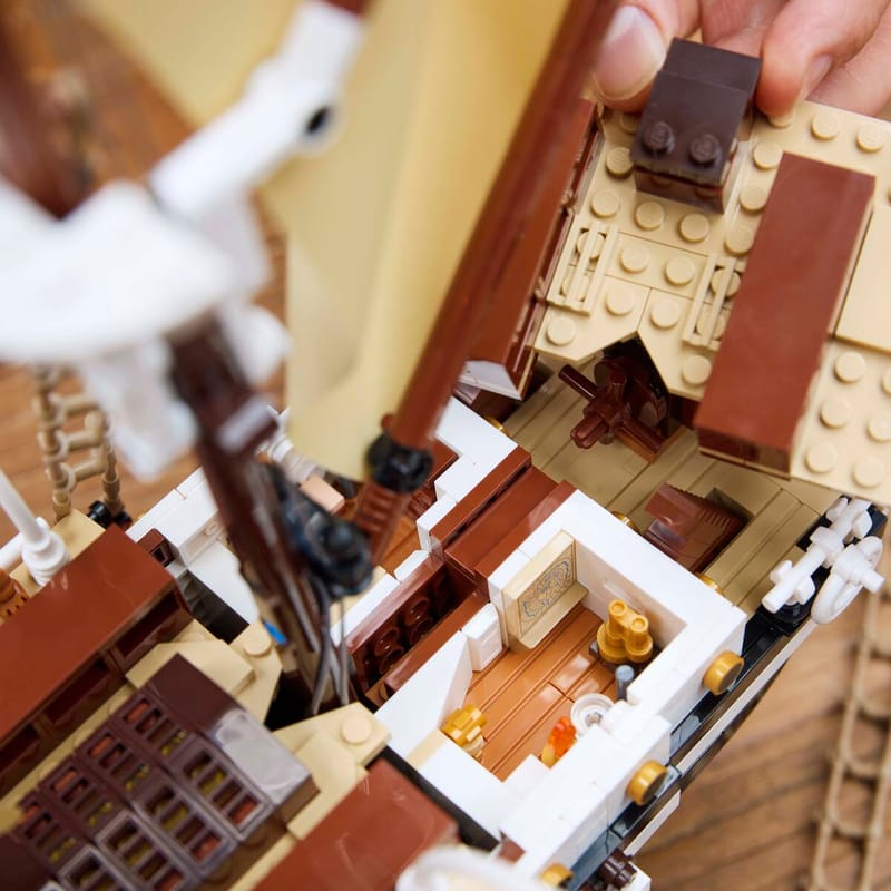 The Endurance 10335 LEGO® Icons Buy online at the Official