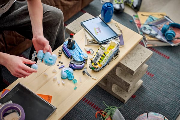 Nike Air Max 95 x LEGO® Set - Image 10