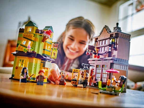 LEGO 76452 Magasin d'accessoires de Quidditch™ et marchand de glaces — visuel 6 sur 8