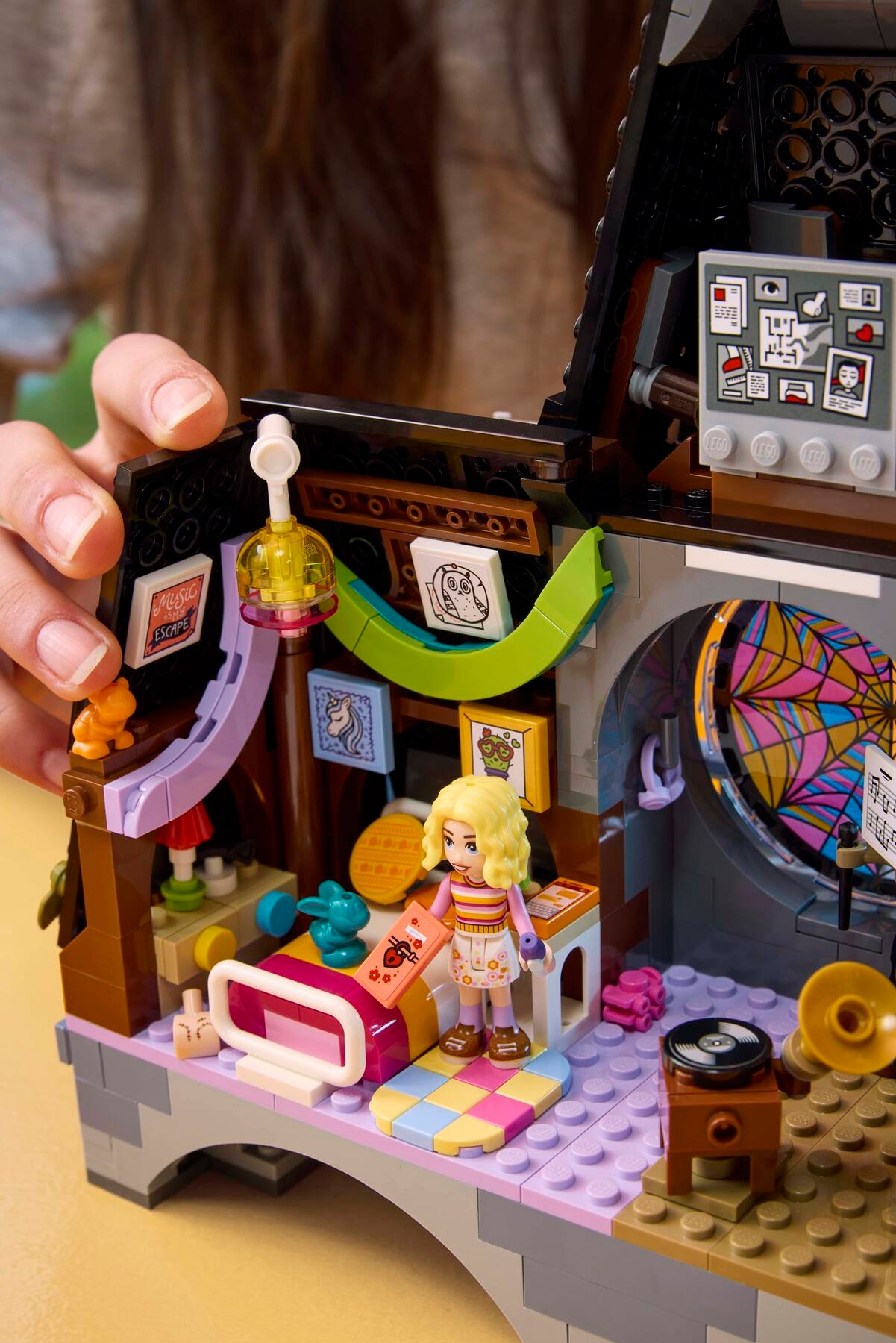 Wednesday & Enid's Dorm Room 76781 | LEGO® Wednesday Sets