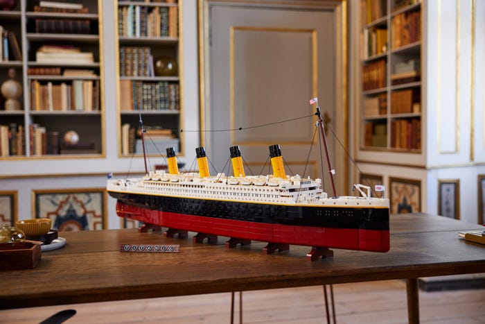 regering Kapel i morgen The Top 10 Biggest LEGO® sets ever | Official LEGO® Shop US