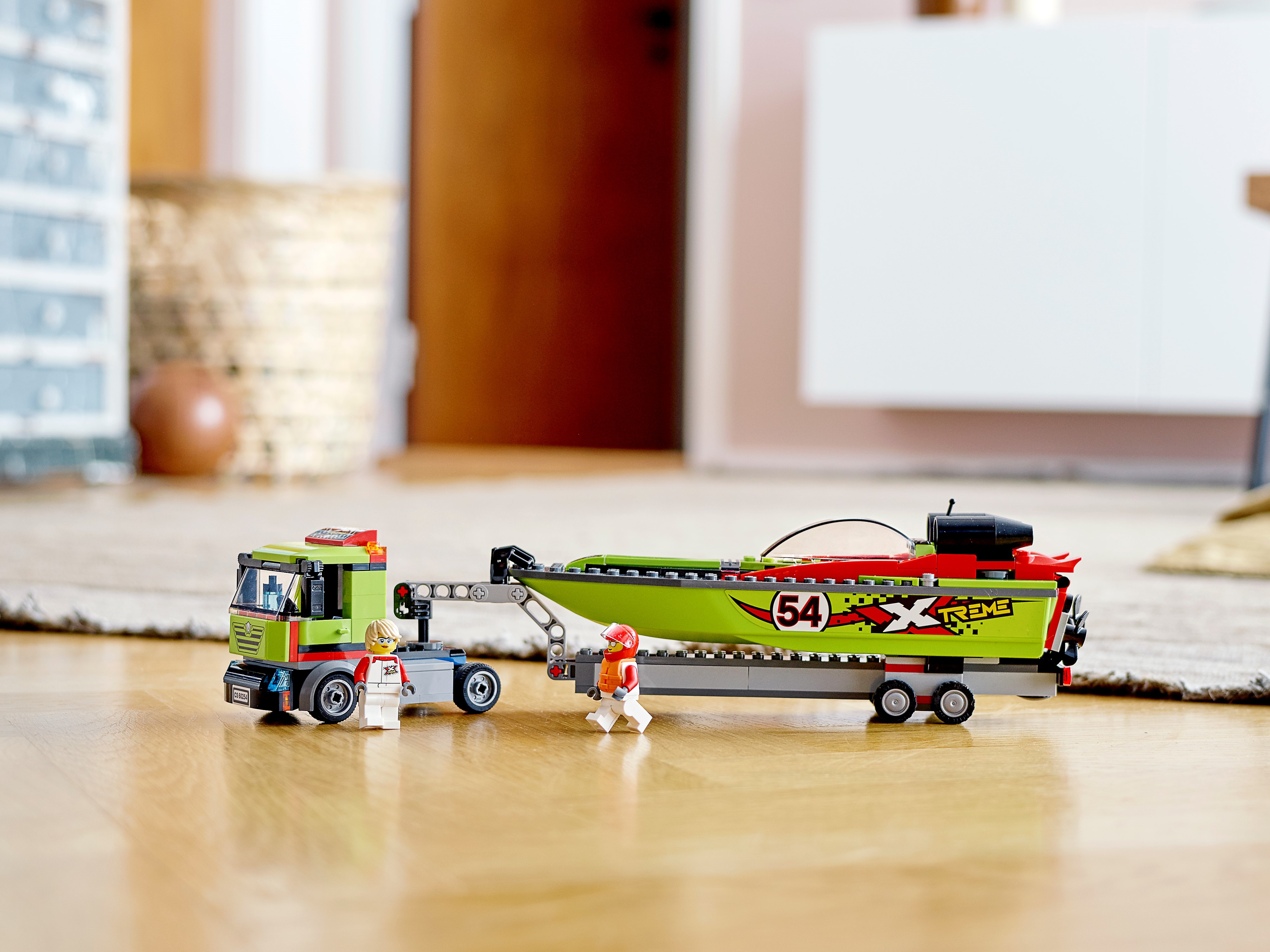 uudgrundelig Gå rundt Arbejdsløs Race Boat Transporter 60254 | City | Buy online at the Official LEGO® Shop  US