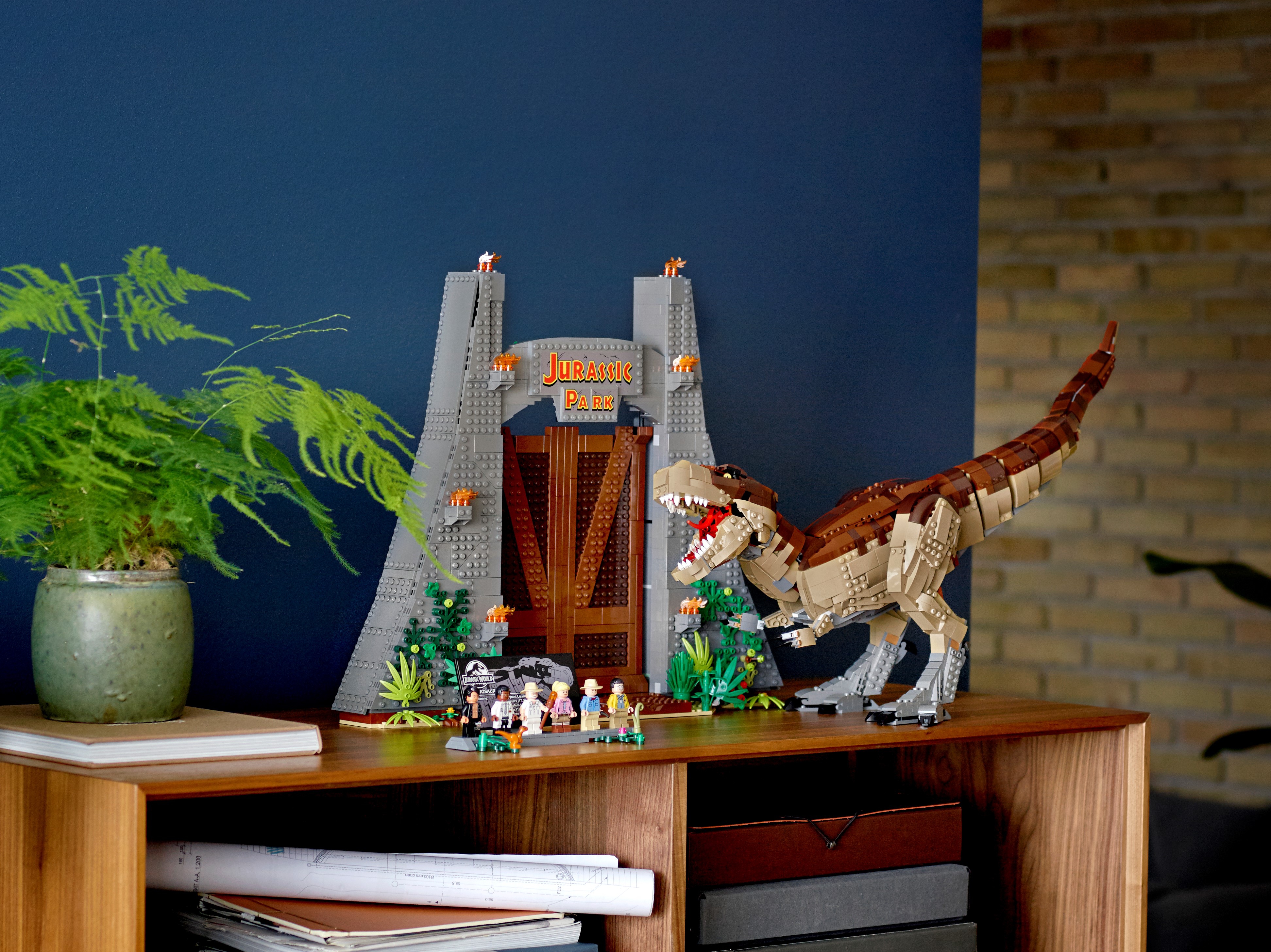  LEGO Jurassic World Jurassic Park: T. rex Rampage