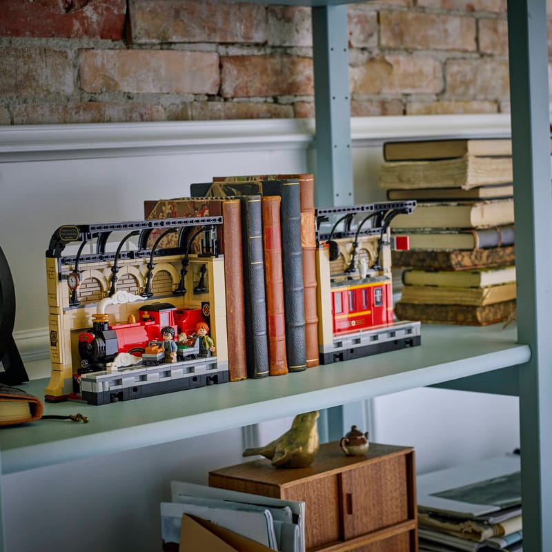 Book Nook: Hogwarts™ Express 76450 Harry Potter™ Buy online at