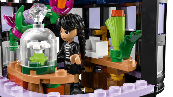LEGO 76784 Le dahlia noir — visuel 7 sur 8