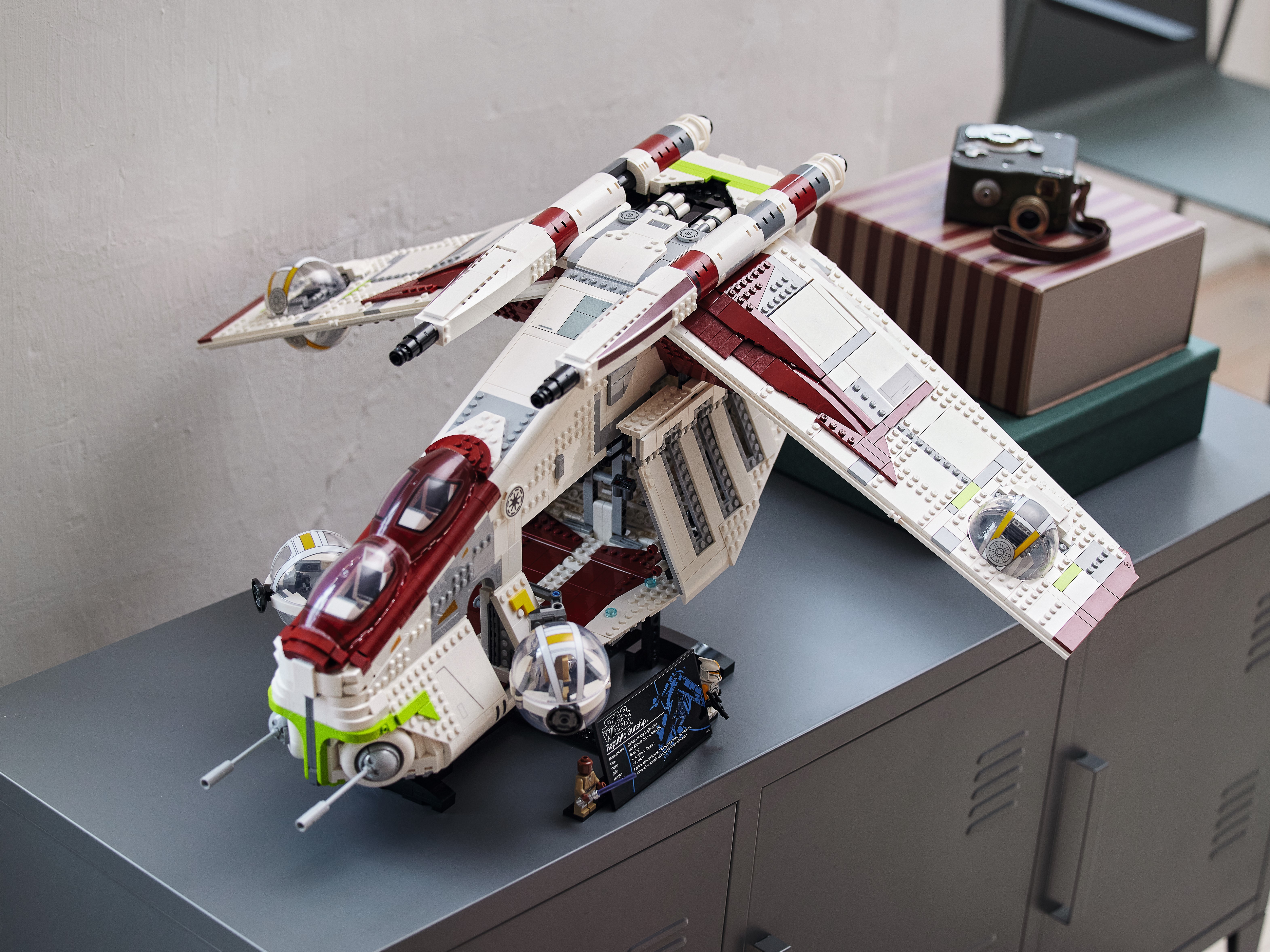 Republic 75309 | Star Wars™ | Buy online at the Official LEGO® Shop US