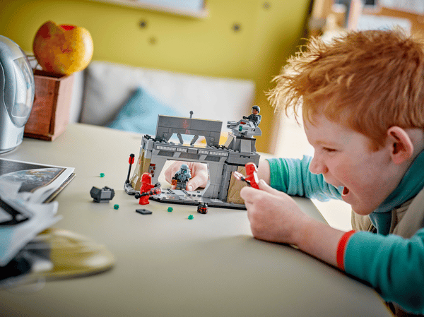 Paz Vizsla™ and Moff Gideon™ Battle - Image 10