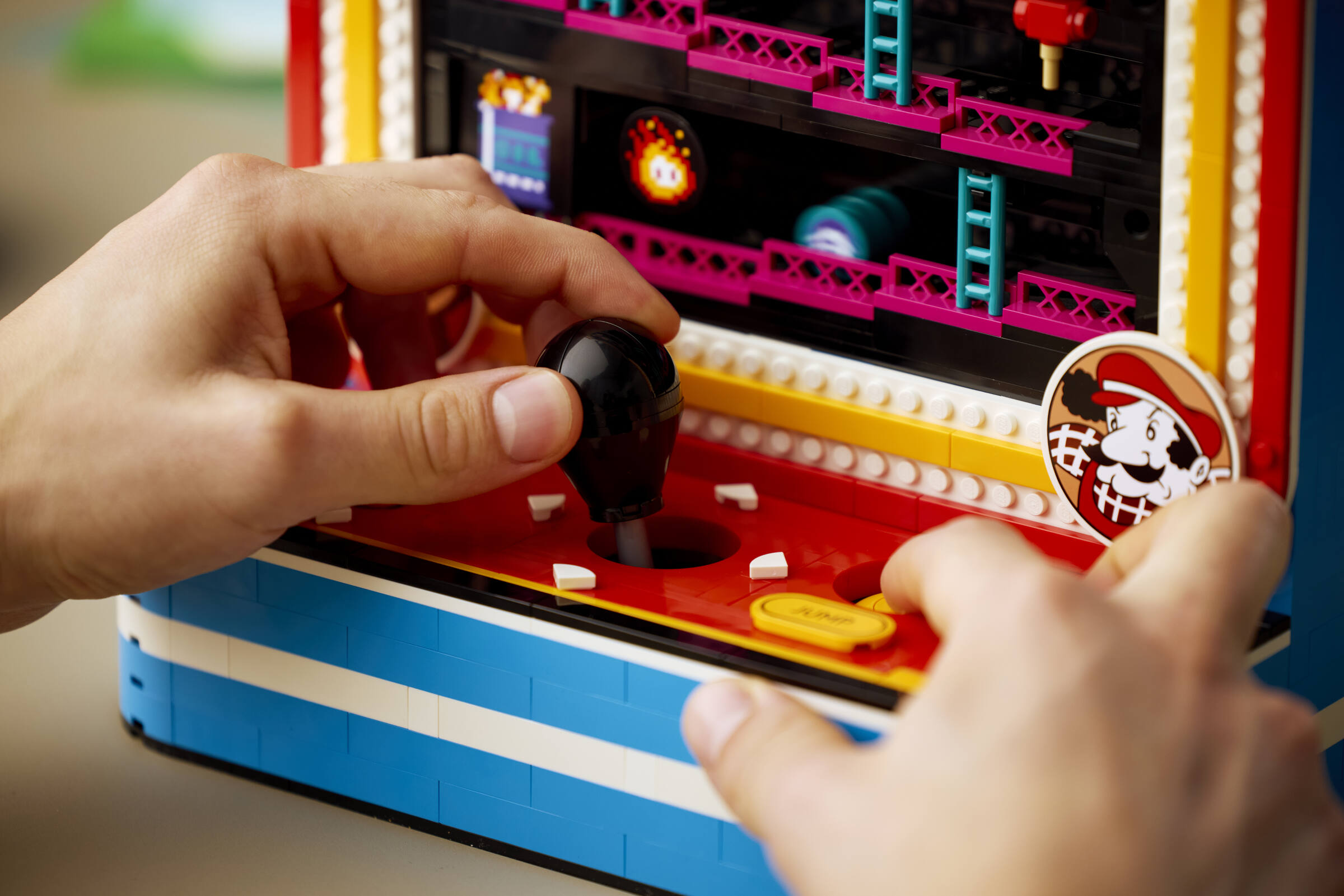 Donkey Kong™ Arcade 72051 | LEGO® Super Mario™ | Buy online at the