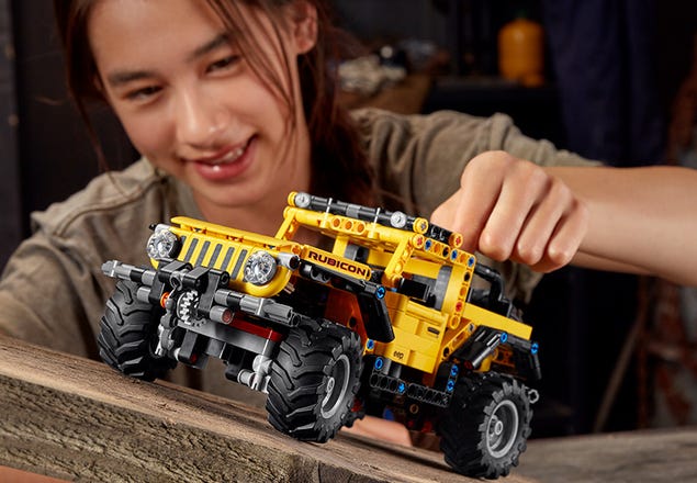 zweep Aannames, aannames. Raad eens Picknicken Jeep® Wrangler 42122 | Technic™ | Buy online at the Official LEGO® Shop US