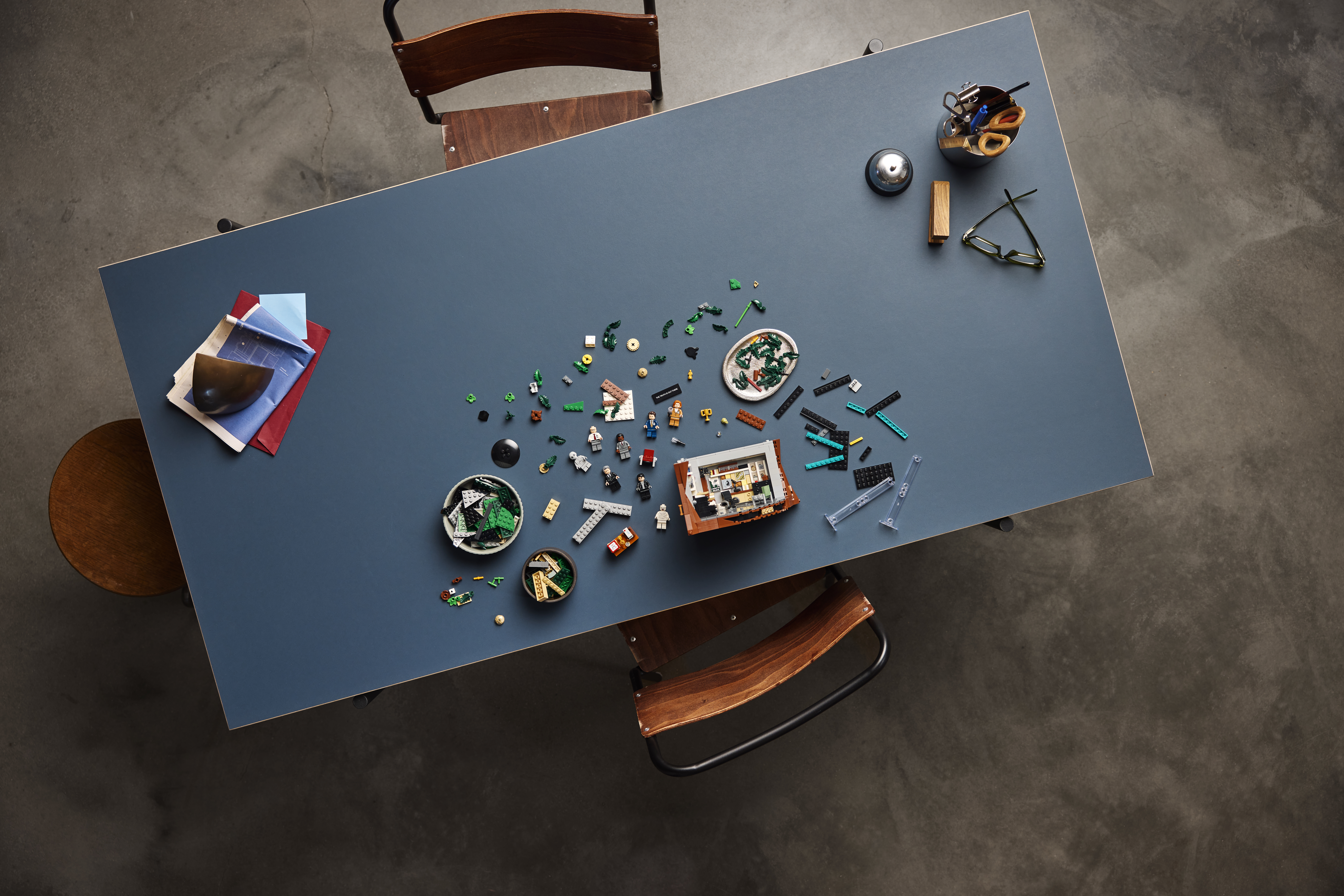 LEGO Ideas 21369 The X-Files lifestyle build shot showing Mulder's office scene with minifigures