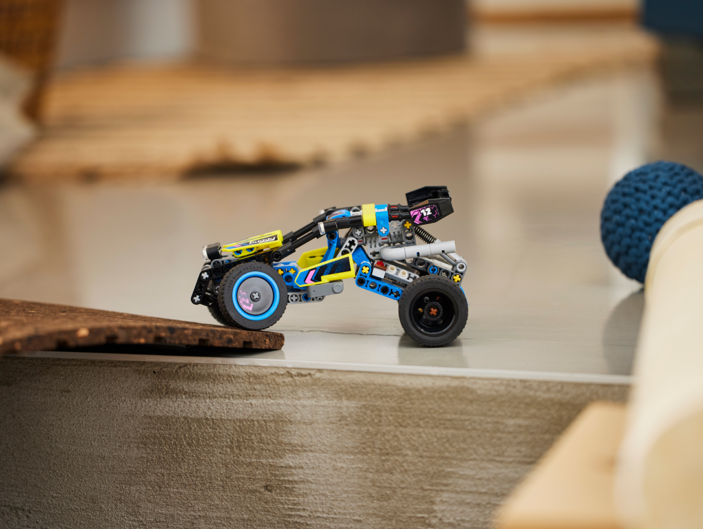LEGO Technic Offroad Rennbuggy, Auto-Spielzeug für Kinder ab 8, Bausatz,  Rally-Auto-Modell 42164 - Preisjäger