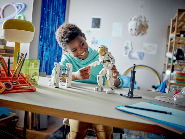 Space Astronaut - Image 11