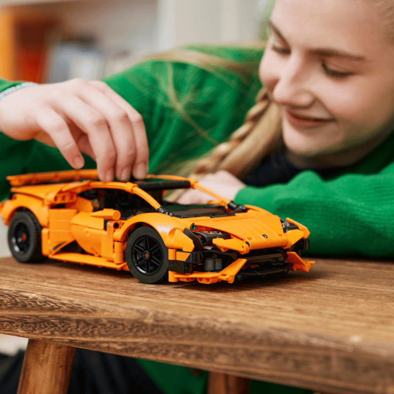 Lamborghini Huracán Tecnica Orange 42196 | Technic™ | Buy online Lamborghini Huracán Tecnica Orange 42196 | Technic™ | Buy online