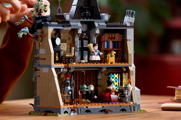 LEGO 11383 Le manoir du maire — visuel 8 sur 8