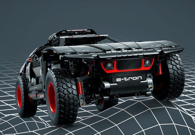 LEGO 42160 Technic Audi RS Q e-tron, Voiture de Rallye Télécommandée,  Maquette Off-Road Dakar, Contrôlée par Application RC avec Control+, Idée  Cadeau pour Garçons, Filles Dès 10 Ans, pour Noël : 