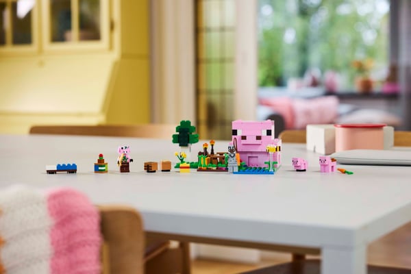 LEGO 21268 La maison de Porcelet — visuel 8 sur 8