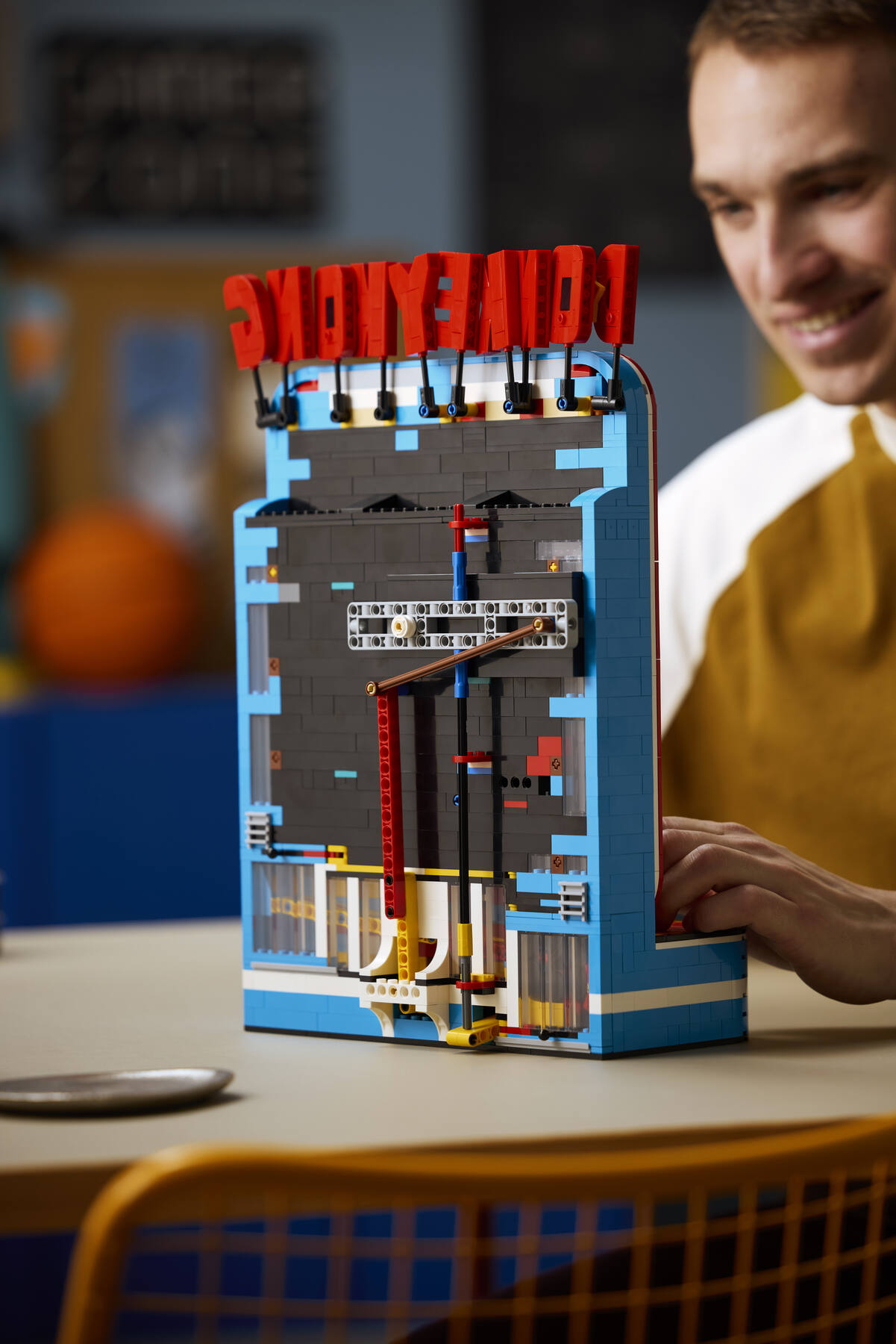 Donkey Kong™ Arcade 72051 | LEGO® Super Mario™ | Buy online at the