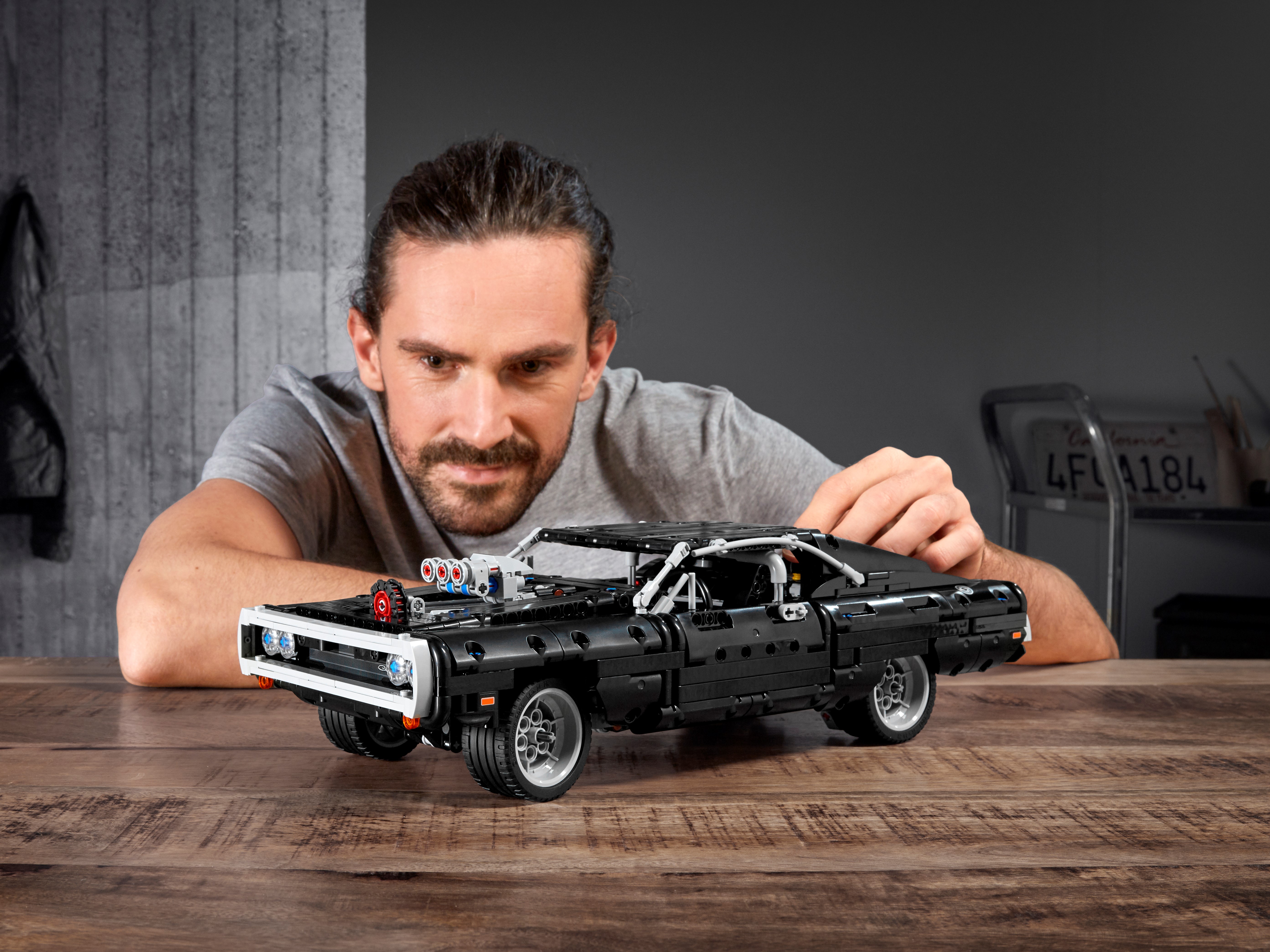 Le Dodge Charger de Dom (fast & Fourious)......en LEGO !! 42111_alt9