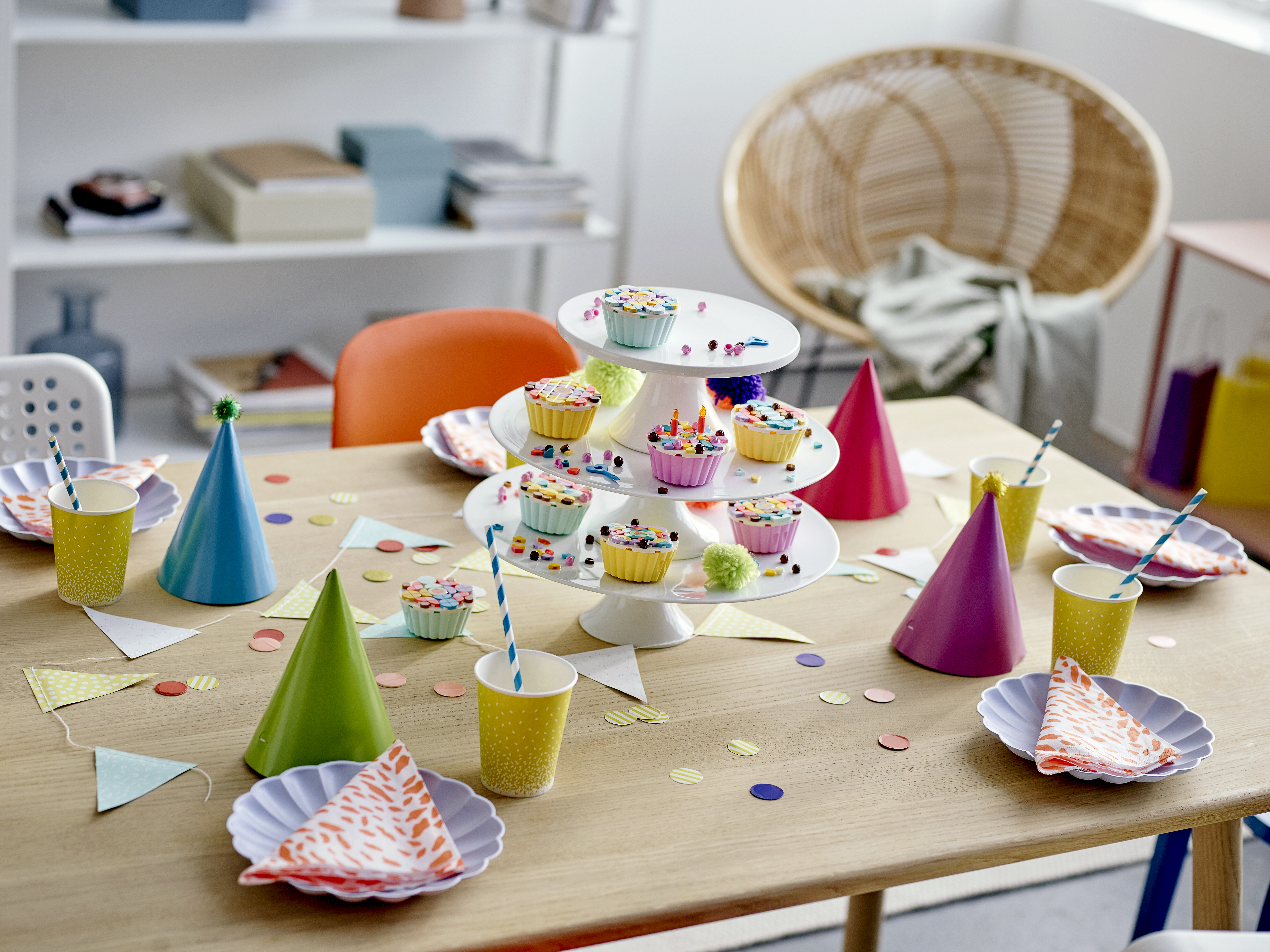 Creative Party Kit 41926 | DOTS | Buy online at the Official LEGO