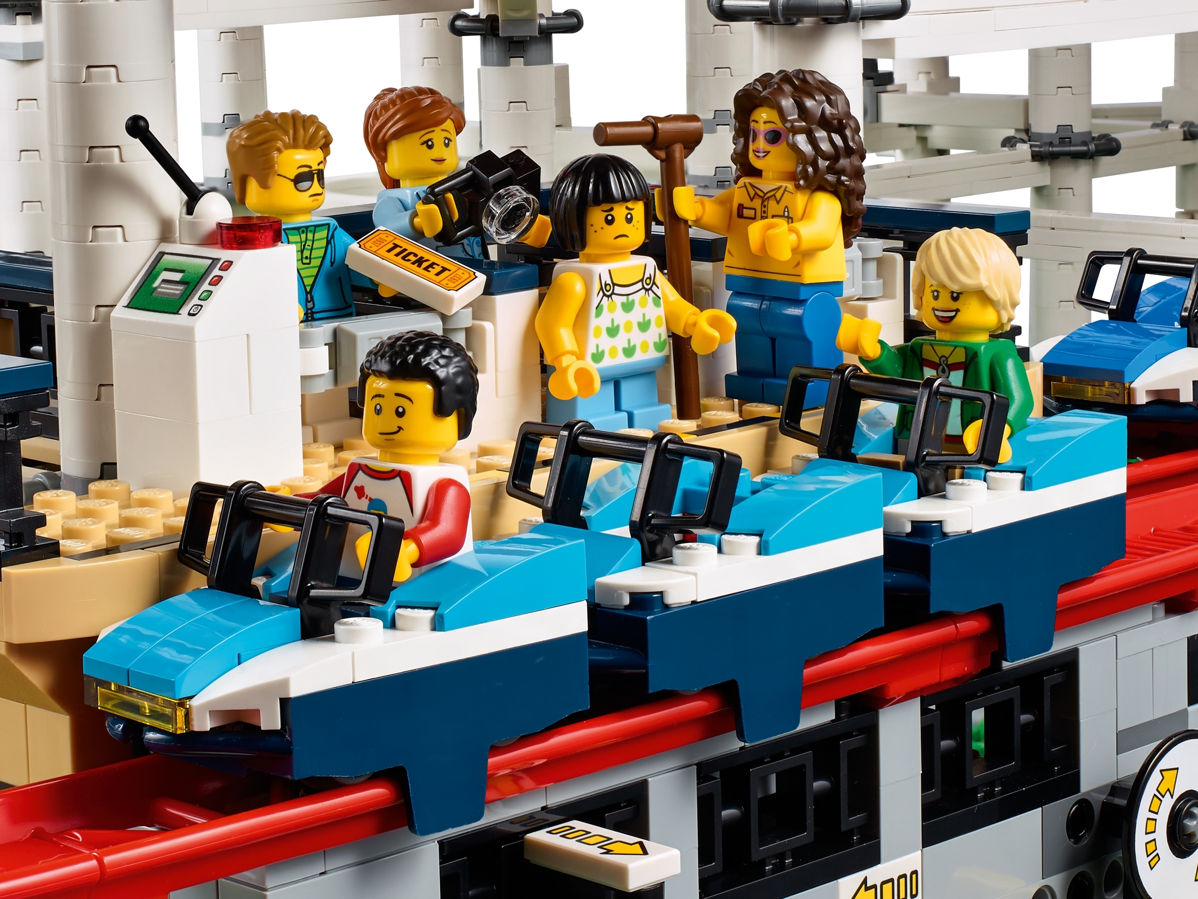 ▻ Rollercoaster LEGO : Un set Creator et quelques rails dans